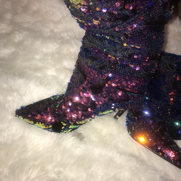 SPARKLE, - Picture 2 of 7